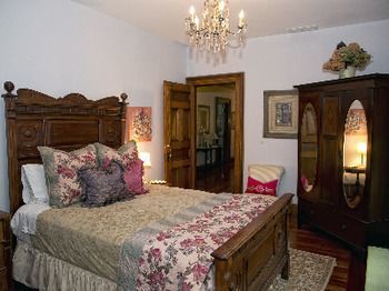 Circular Manor Bed And Breakfast Saratoga Springs Bagian luar foto